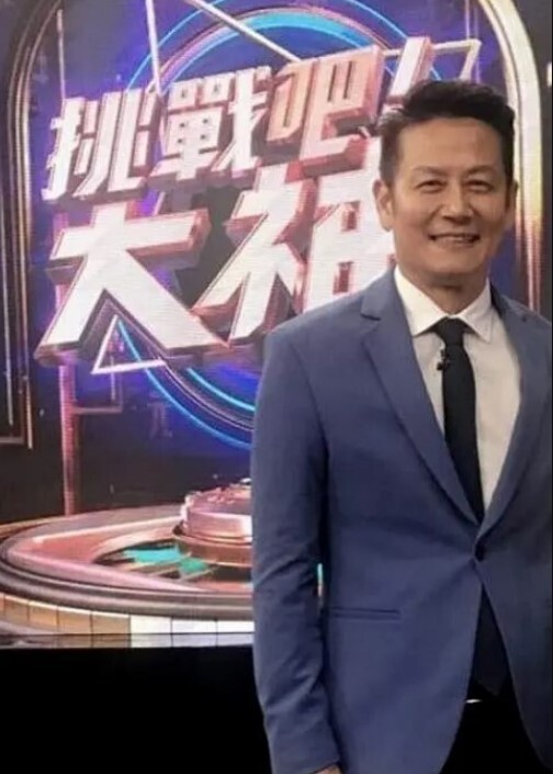 兄妹无套乱伦哥哥不懂怜香惜玉掐着妹妹脖子肆意内射白虎逼 - DnaAV